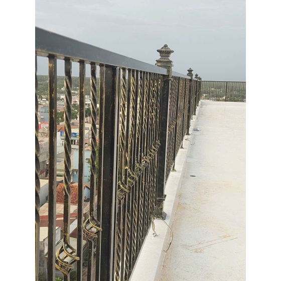 Cầu thang, lan can sắt hiện đại