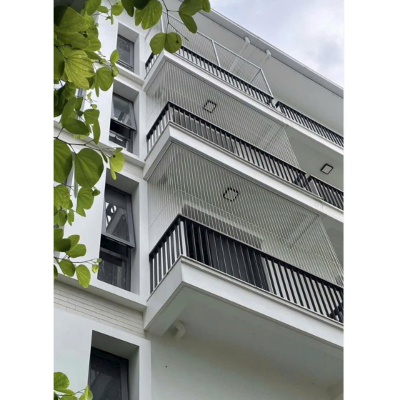 Cầu thang, lan can sắt hiện đại